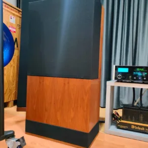 SNELL TYPE A ( VINTAGE ) - Coppia Diffusori Pavimento - Condizioni EccelentiBUONISSIME CONDIZIONI ESTETICHE E FUNZIONALI NO IMBALLO ORIGINALE SPEDIZIONE SU PALLET