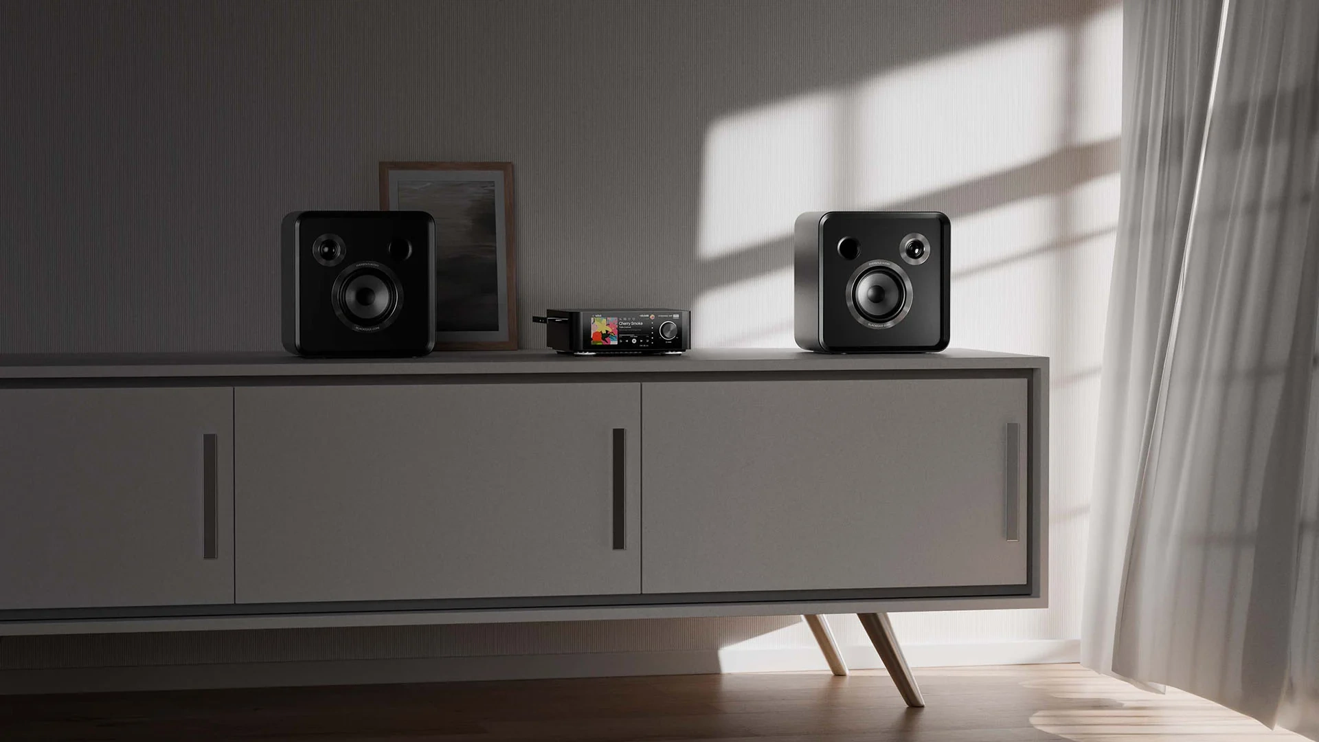 Eversolo SE100 su mobile TV in ambiente domestico moderno