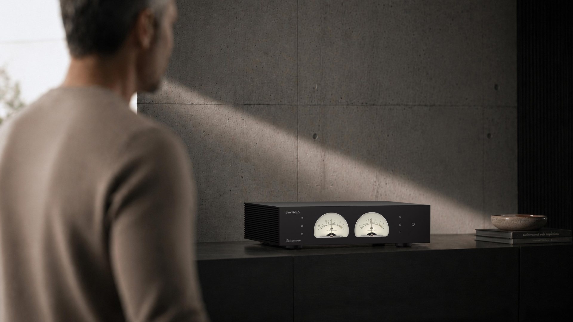eversolo-t10-ambientazione-vu-meter-vintage