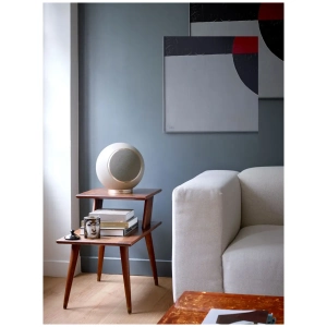 Elipson Planet L Performance, con base da tavolo, in ambiente