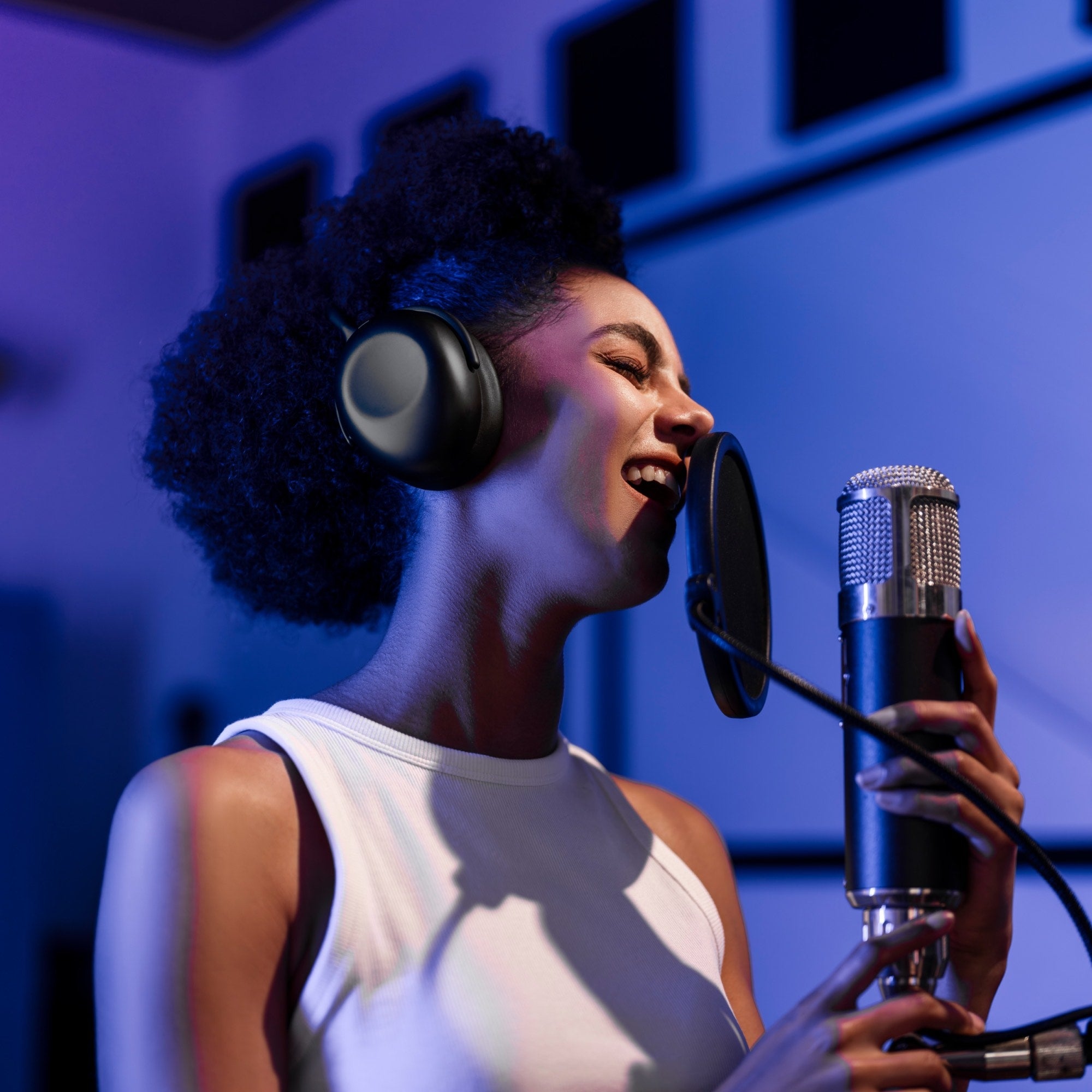 KEF Mu7 – Cuffie Wireless Charcoal Grey – immagine 2 KEF Mu7 - Cuffie Wireless Charcoal Grey - immagine 2