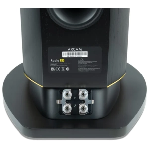 Arcam R35 – base con i morsetti