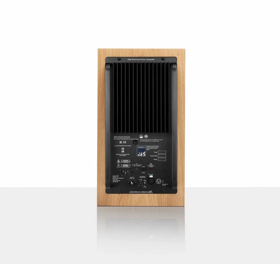 ATC SCM20 SL – versione attiva, pannello posteriore con l’amplificatore ATC SCM20 SL – versione attiva, pannello posteriore con l'amplificatore