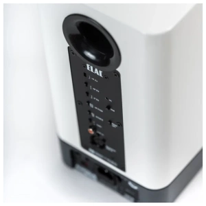 ELAC Navis ARB 51 diffusore attivo da scaffale – dettaglio della finitura bianca