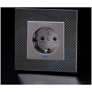 Furutech FT-SWS NCF (R) presa Schuko a muro con placca in carbonio