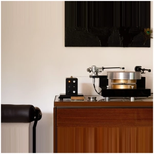 J.C. Verdier La Platine giradischi a cinghia con piatto a sospensione magnetica