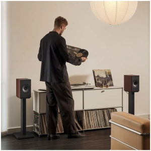 KEF SQ1 Grigio Ardesia, stand da pavimento, in ambiente