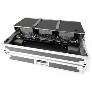 Magma MULTI FORMAT WORKSTATION XXL PLUS 19" flight case per controller