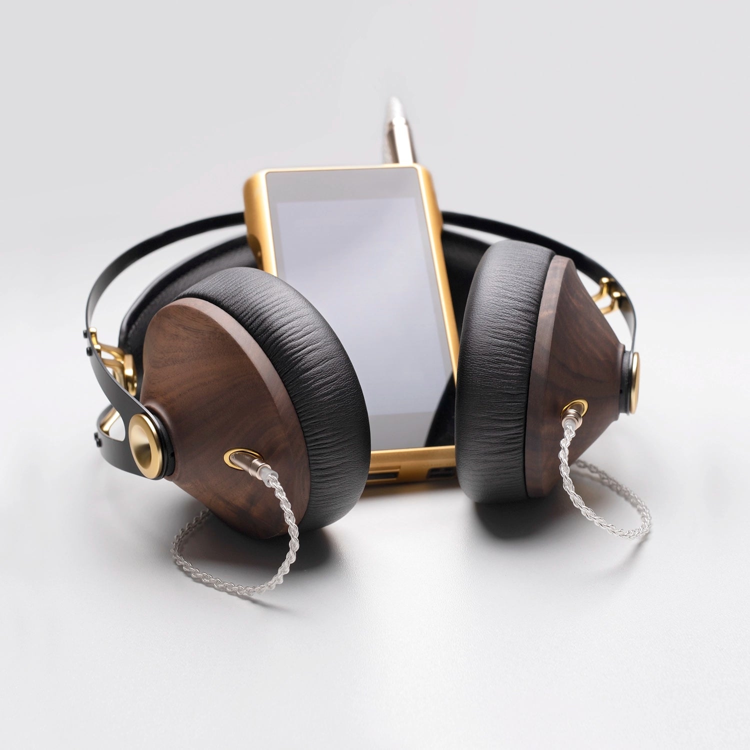Meze Audio Cavo Upgrade in Rame Argentato per Cuffie Serie 99 Meze Audio Cavo Upgrade in Rame Argentato per Cuffie Serie 99