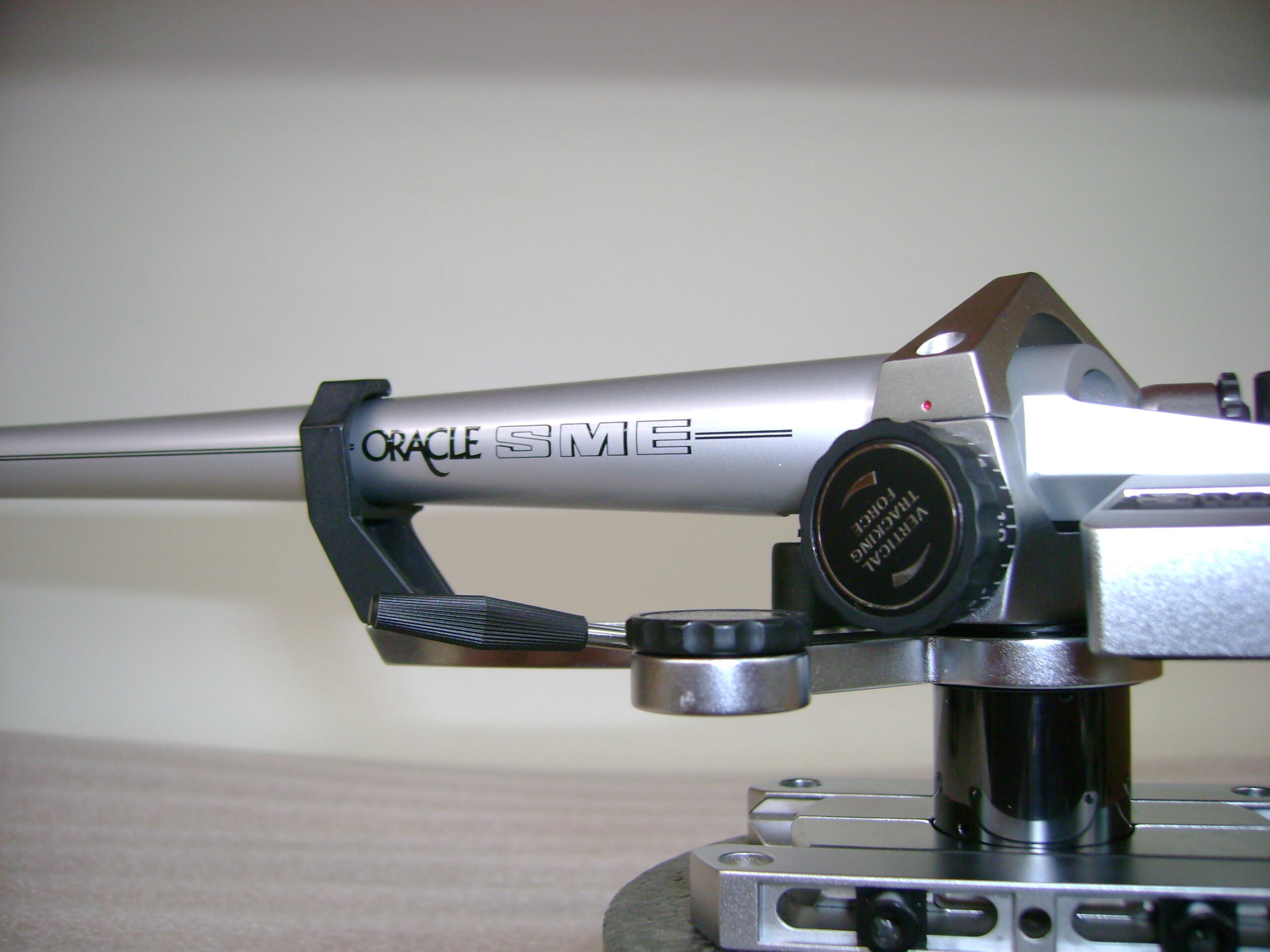 Oracle Delphi MK V + SME V – foto del costruttore Oracle Delphi MK V + SME V - foto del costruttore