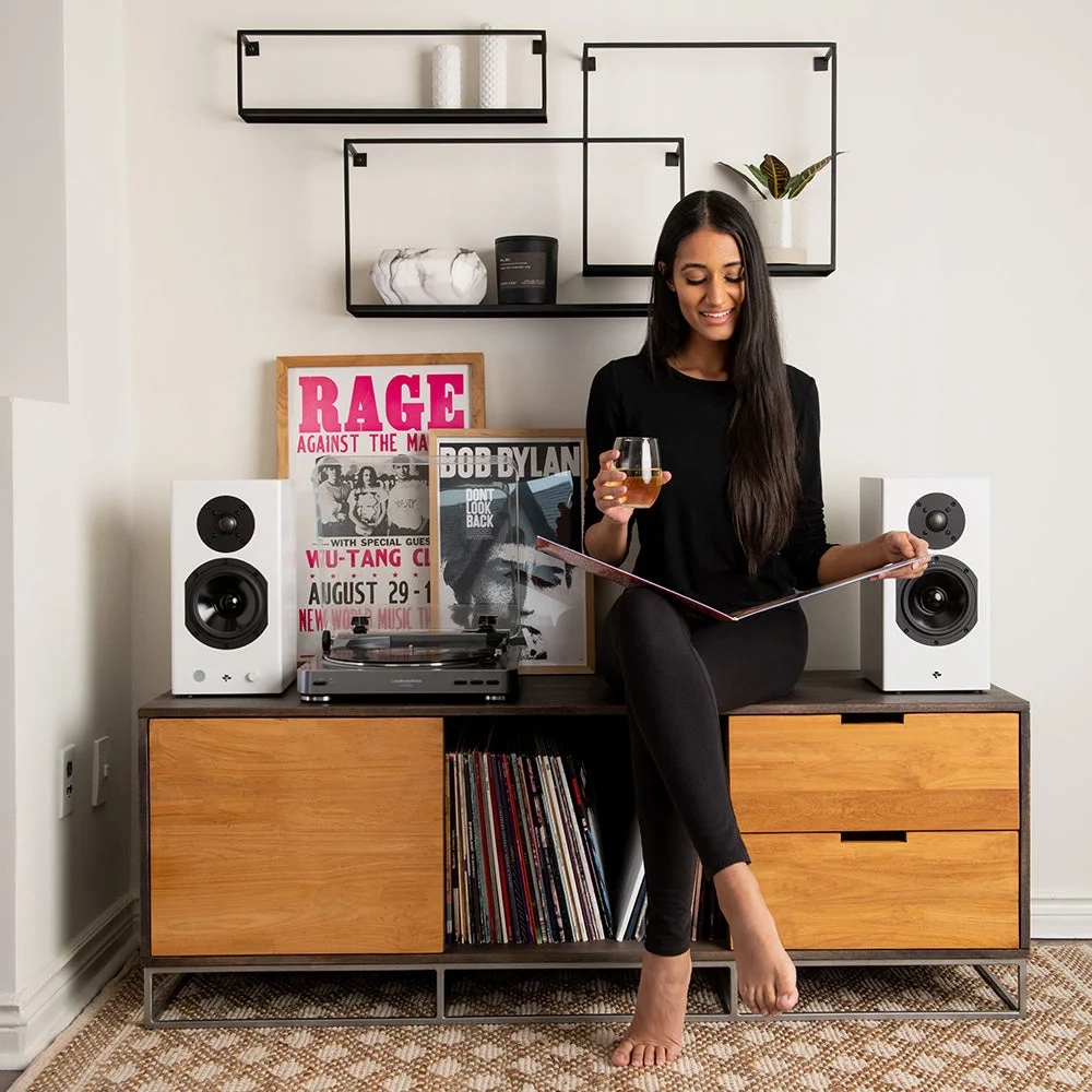 Totem KIN Play diffusori attivi Bluetooth – foto ambientata Totem KIN Play diffusori attivi Bluetooth – foto ambientata