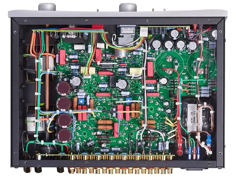 VTL IT-85 amplificatore integrato a valvole EL34 – foto 5 VTL IT-85 amplificatore integrato a valvole EL34 – foto 5